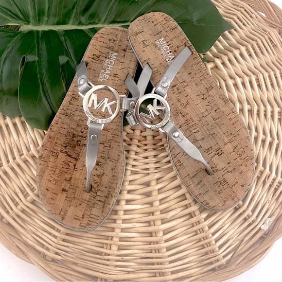 MICHAEL Michael Kors jelly flip-flop Silver tone logo cork slip-on sandal size 8 - Picture 1 of 14